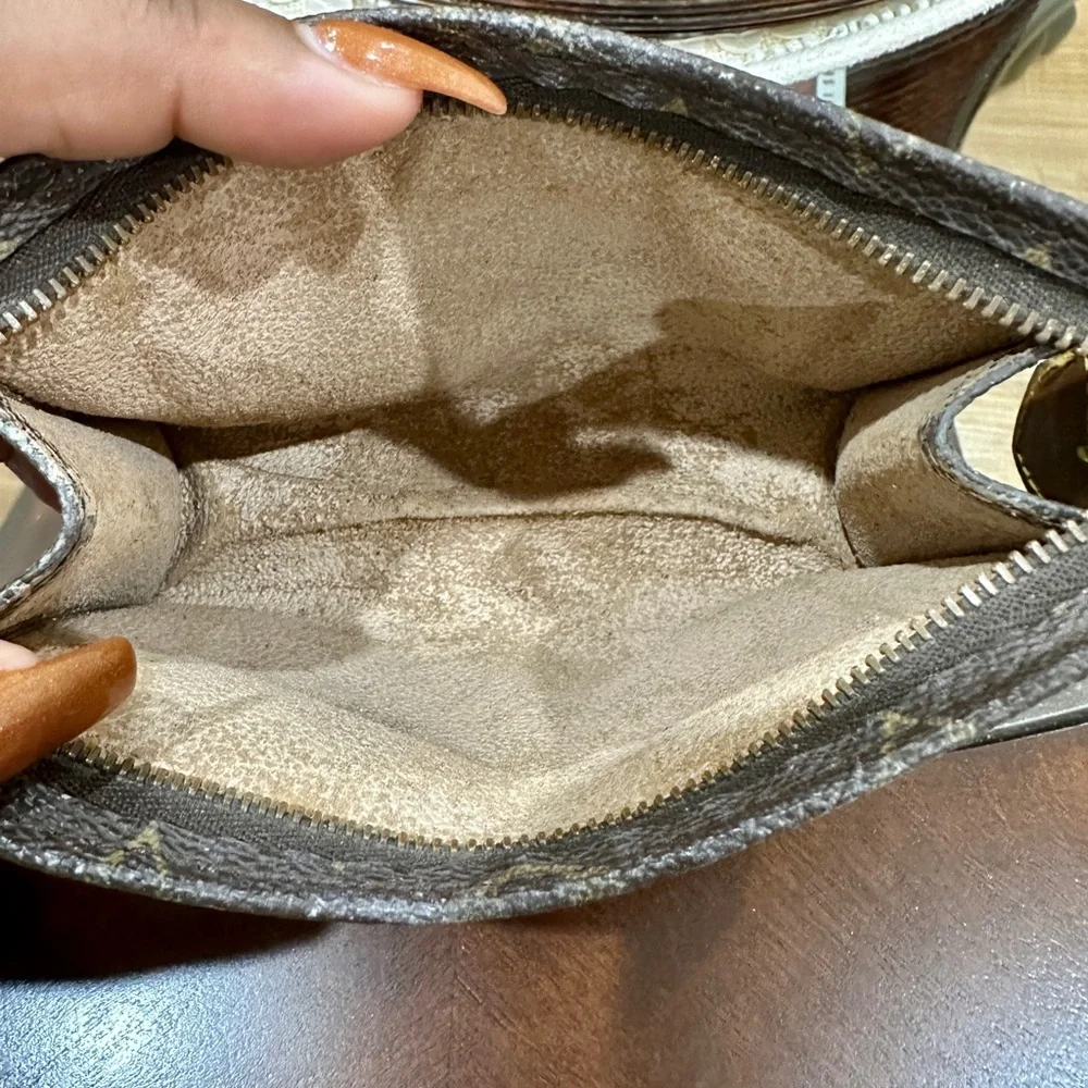 Louis Vuitton Toiletry BUNDLE - Picture 9 of 12